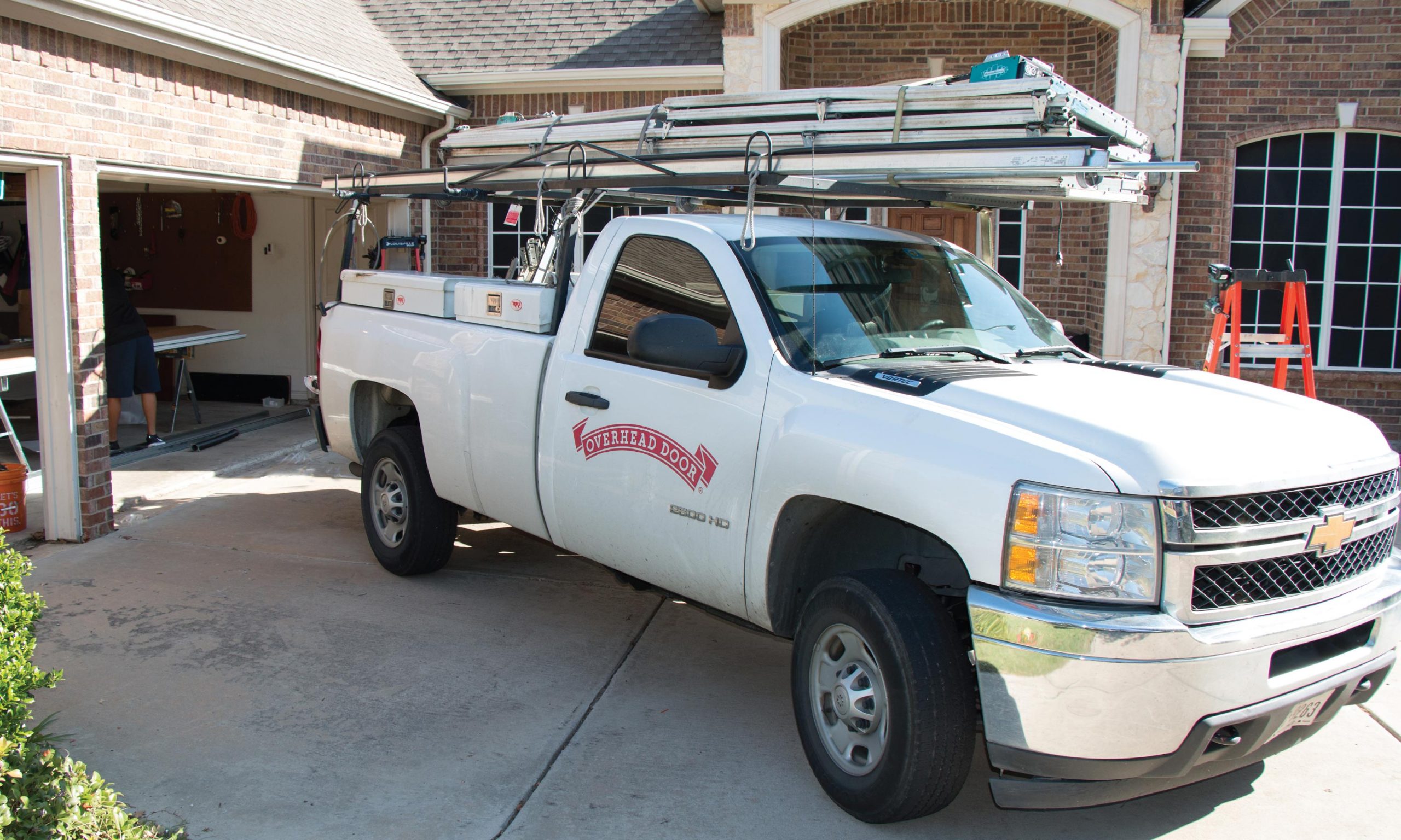 Prompt Service and Installation for Your Garage Doors